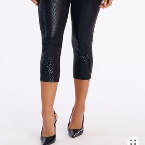 Fashion Nova Black Cropped Snake-Effect Ponte Capris